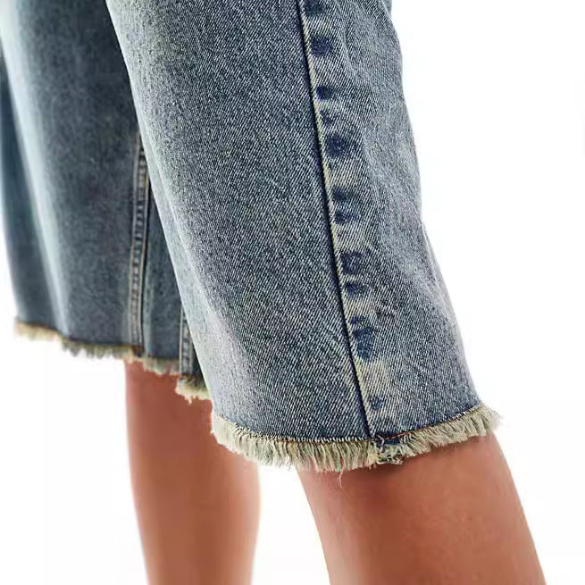 Loose and non elastic casual jeans for women