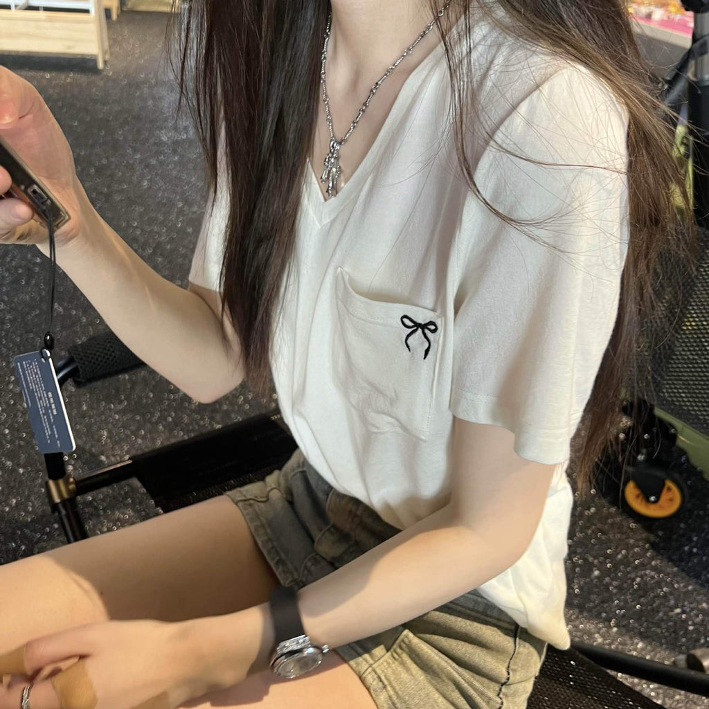 V-neck White Short Sleeve T-shirt for Women