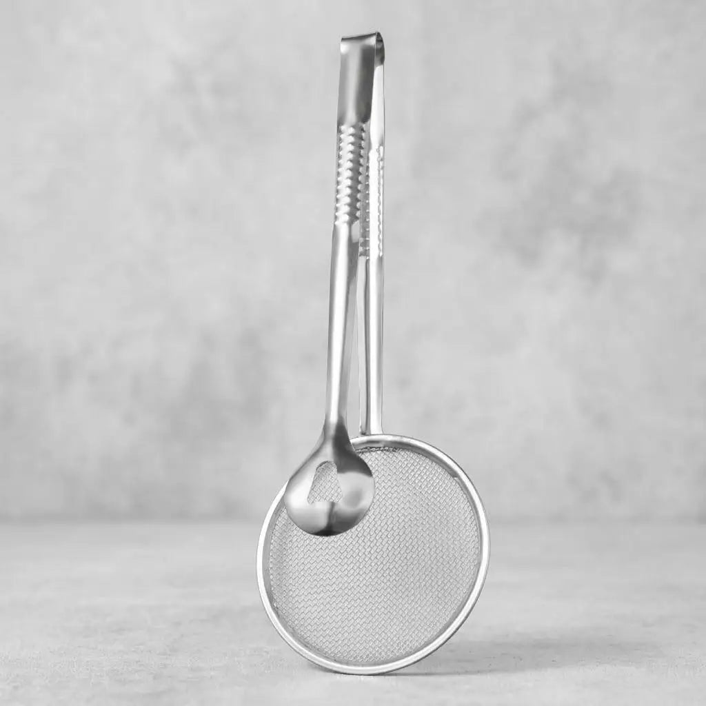 Premium Durable Stainless Steel Fine Mesh Strainer Spoon with Clip Multifunctional Kitchen Oil Filter Colander Tong Cooking Utensil Heat Resistant Kitchenware Gadget for Fried Food Salad BBQ Serving Tong Supplies