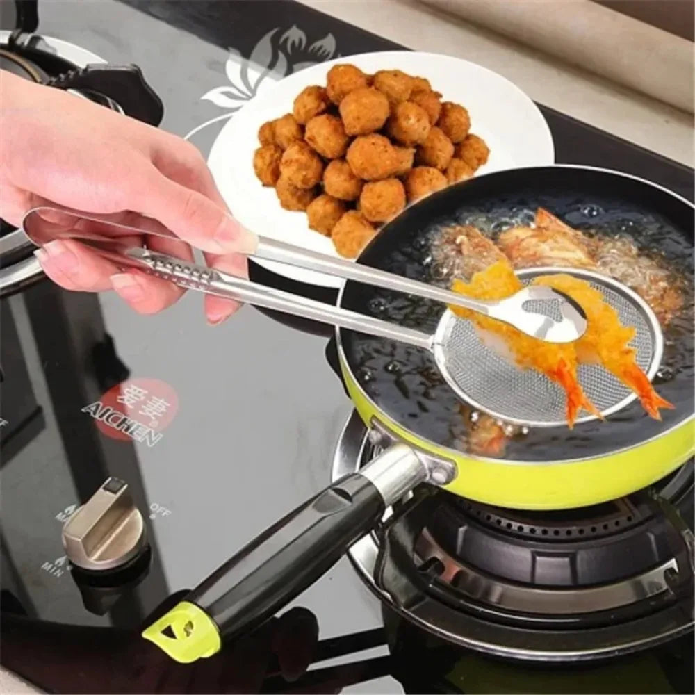Premium Durable Stainless Steel Fine Mesh Strainer Spoon with Clip Multifunctional Kitchen Oil Filter Colander Tong Cooking Utensil Heat Resistant Kitchenware Gadget for Fried Food Salad BBQ Serving Tong Supplies